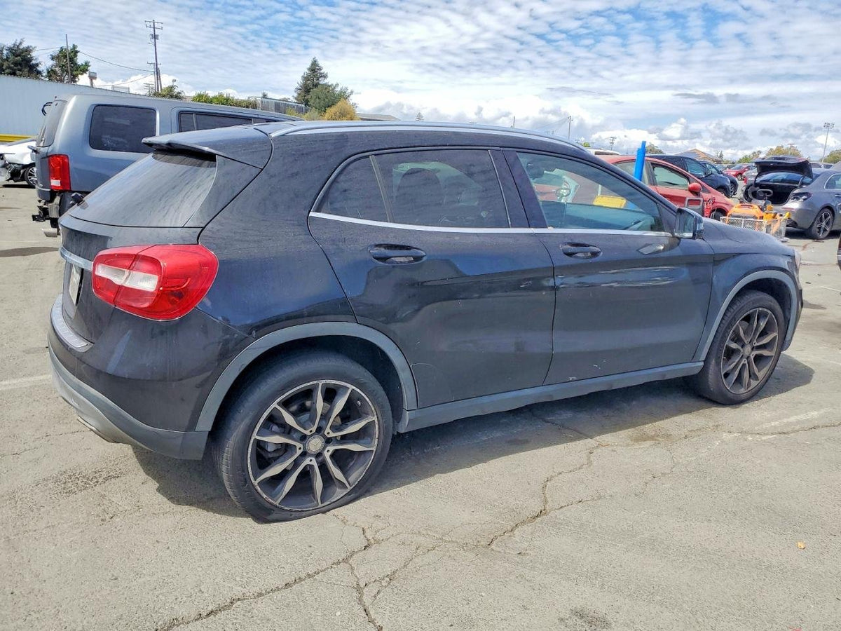 Parting Out- 2016 Mercedes-Benz GLA250 X156- 265