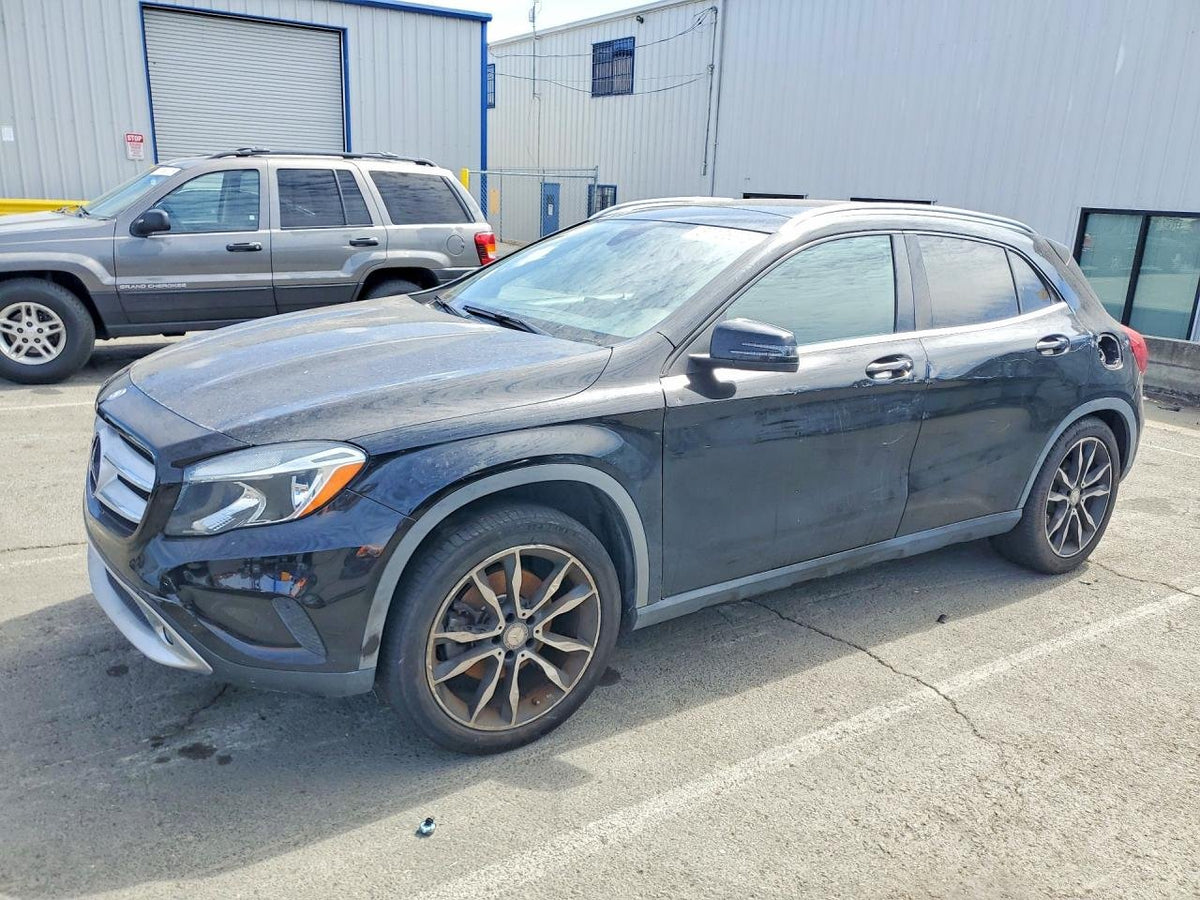 Parting Out- 2016 Mercedes-Benz GLA250 X156- 265