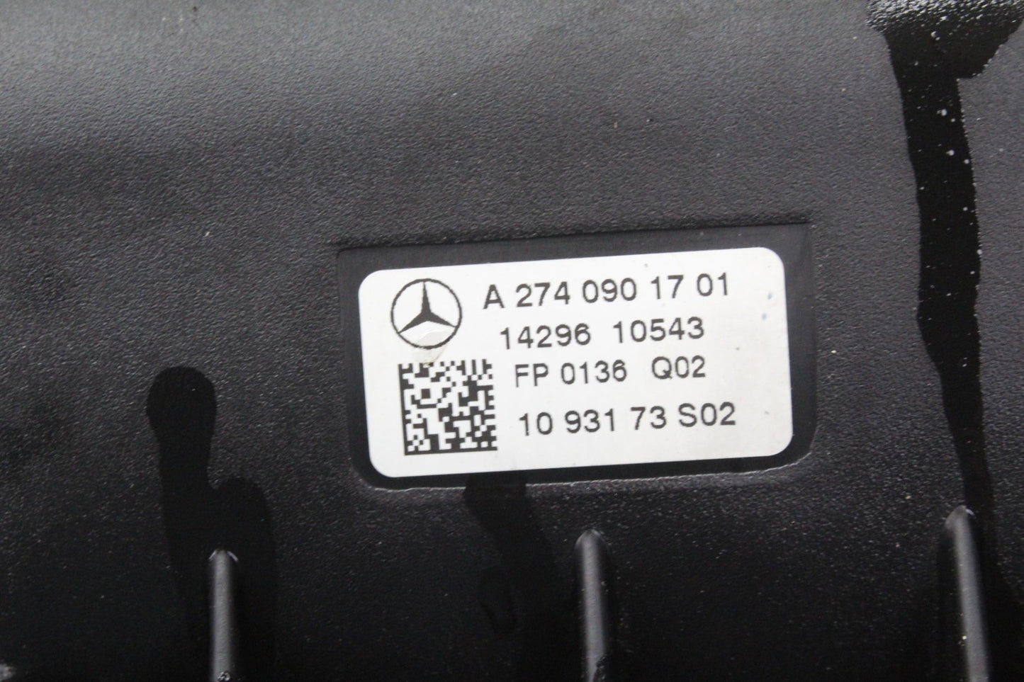 2015-2020 Mercedes-Benz C300 W205 Engine Air Intake Filter Box 2740901701