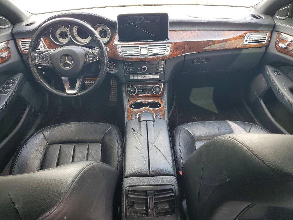 Parting Out- 2016 Mercedes-Benz CLS550 W218- 284