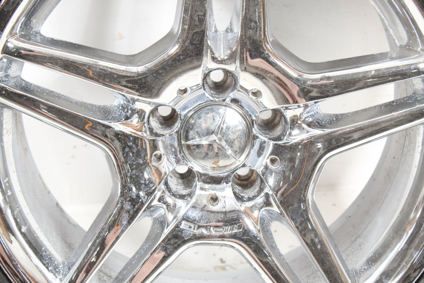 2002-2012 Mercedes-Benz SL500 R230 Wheel Rim w/ Tire 2304012802