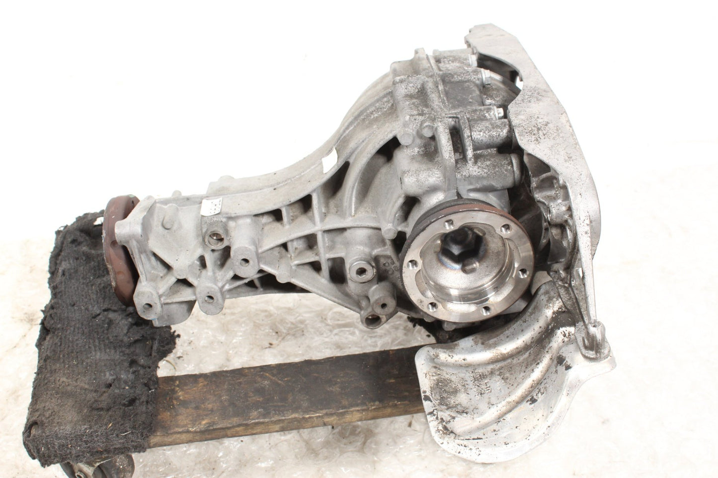 2009-2017 Audi A4 Rear Differential Carrier 4460310067
