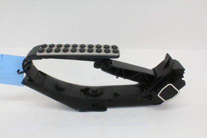 2007-2014 Mercedes-Benz S550 W221 Sedan Gas Pedal 2203000304 Genuine