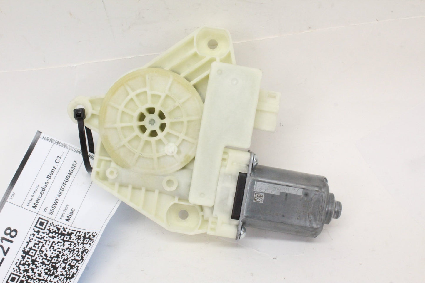 2015-2020 Mercedes-Benz C300 Front Right Window Regulator Motor 2059060113 OEM