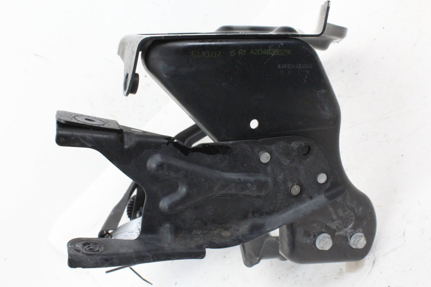 2008-2014 Mercedes-Benz C300 W204 Front Right Head Light Bracket 2046200291 OEM
