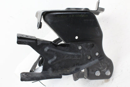 2008-2014 Mercedes-Benz C300 W204 Front Right Head Light Bracket 2046200291 OEM
