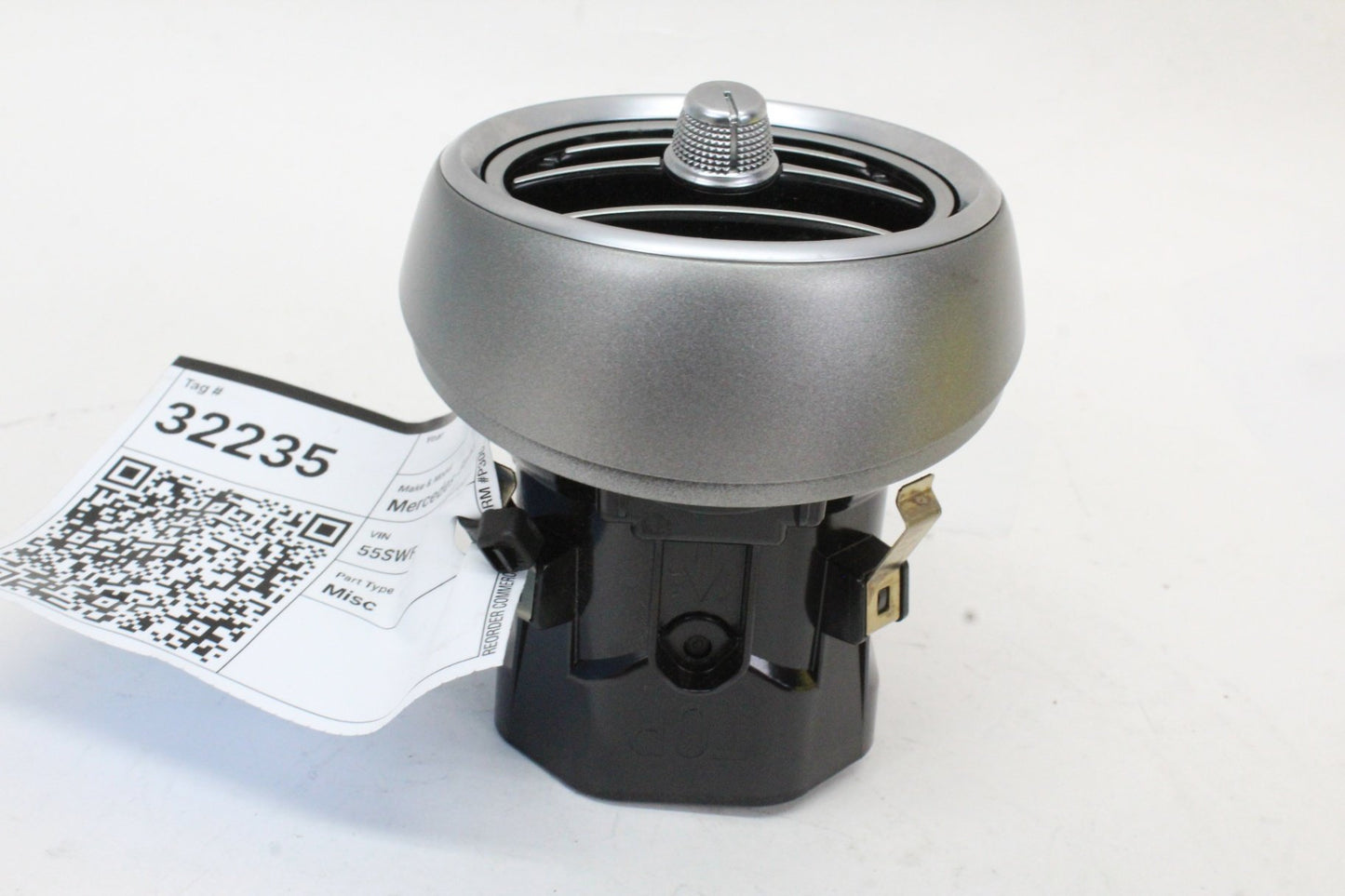 2015-2020 Mercedes-Benz C300 C-Class W205 Dash Air Vent Centre 2058300301