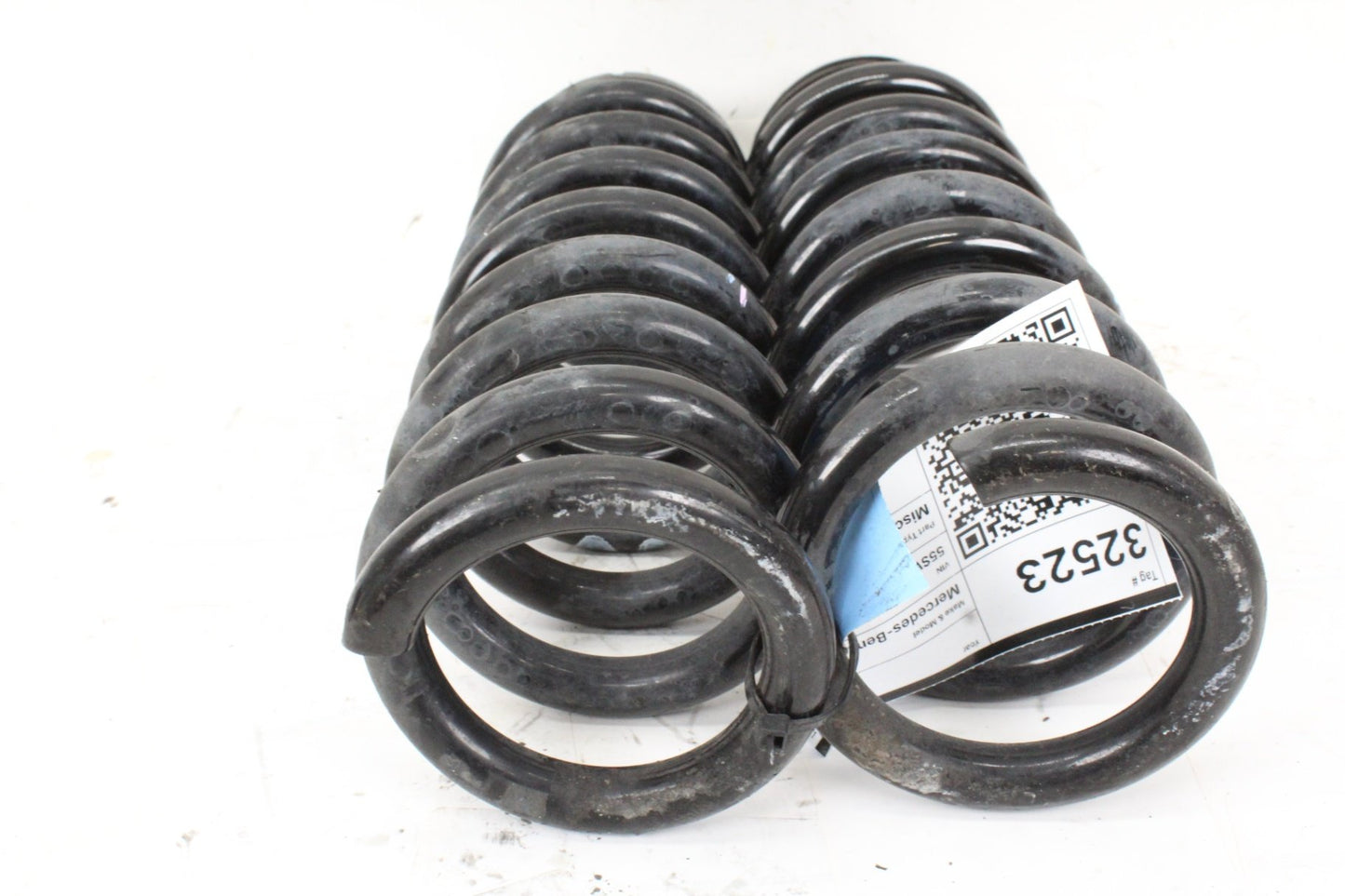 2015-2020 Mercedes-Benz C300 CDI C-Class W205 Sedan Rear Coil Spring 2053280337