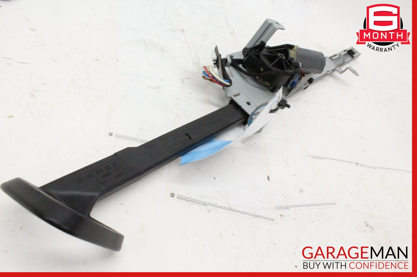 2006-2009 Mercedes W209 CLK350 CLK500 Front Right Seat Belt Feeder Motor OEM