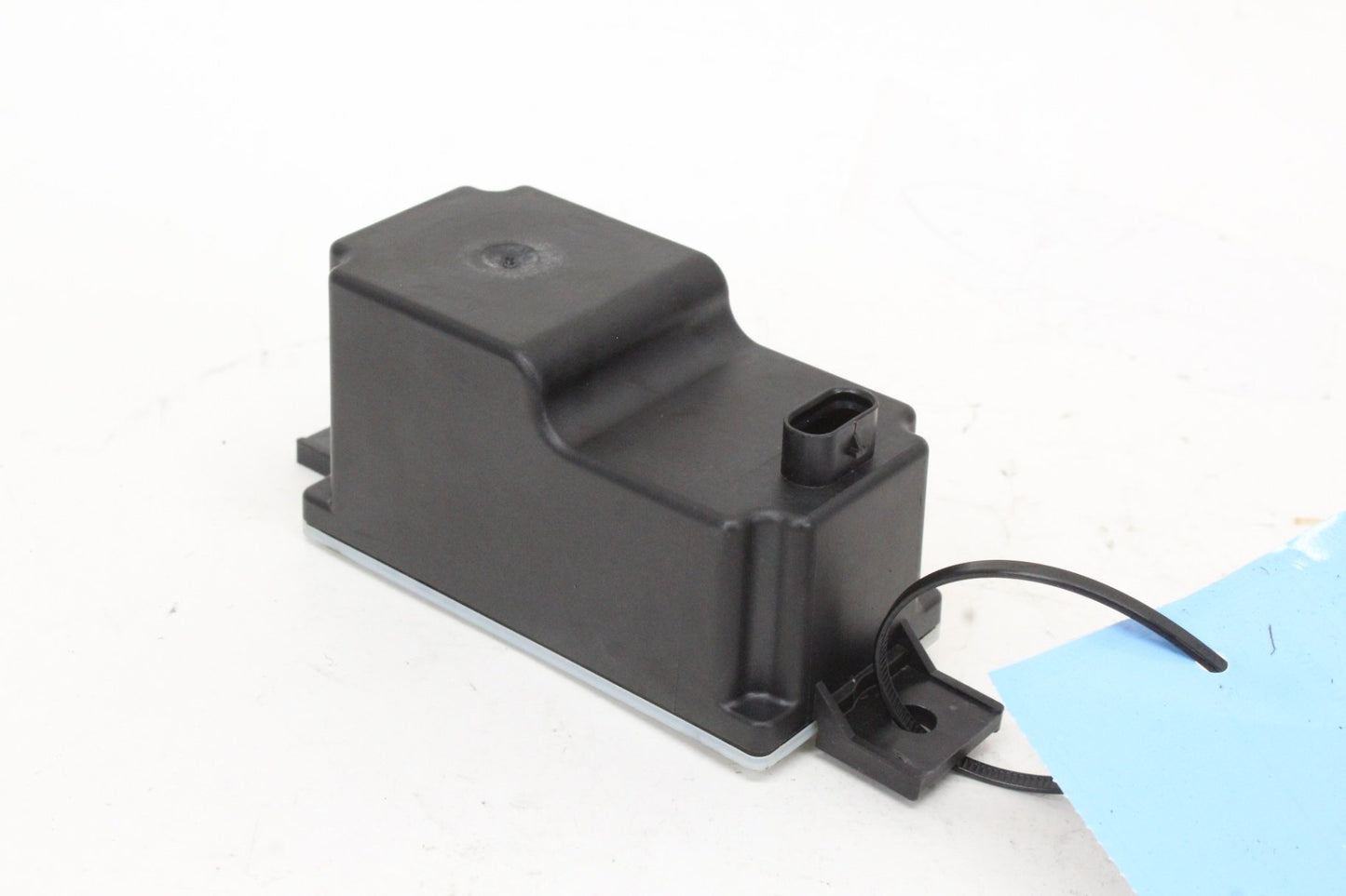 2015-2023 Mercedes-Benz C300 W205 Voltage Converter Control Module 2059053414