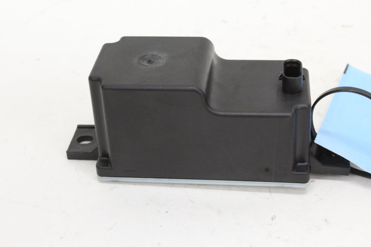 2015-2023 Mercedes-Benz C300 W205 Voltage Converter Control Module 2059053414