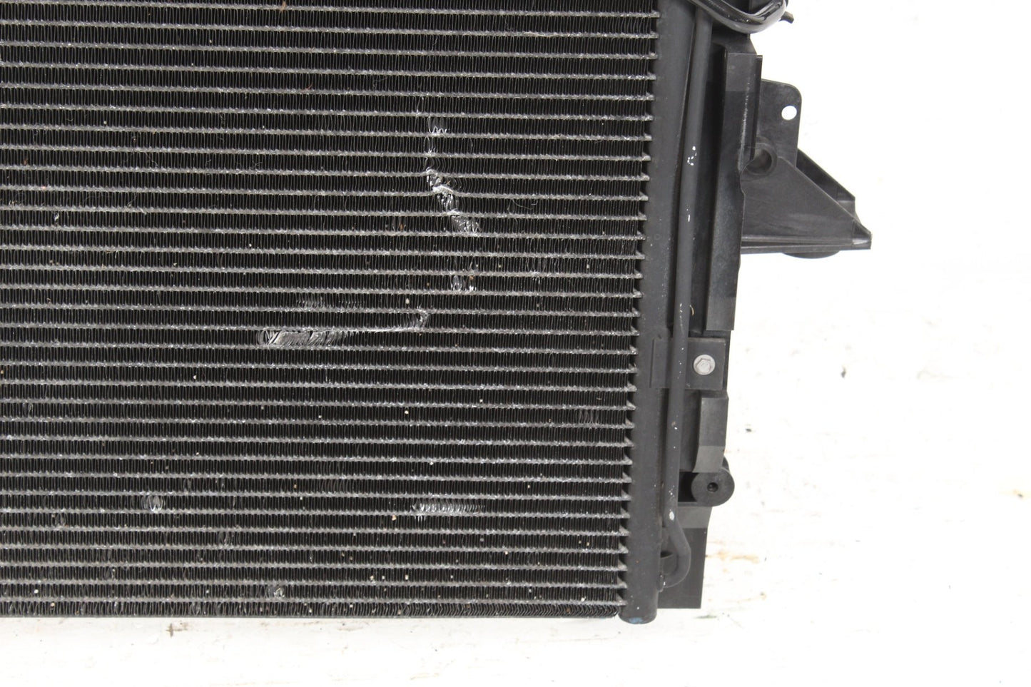 2010-2016 Land Rover LR4 Engine Cooling Radiator Assembly AH328005AC OEM