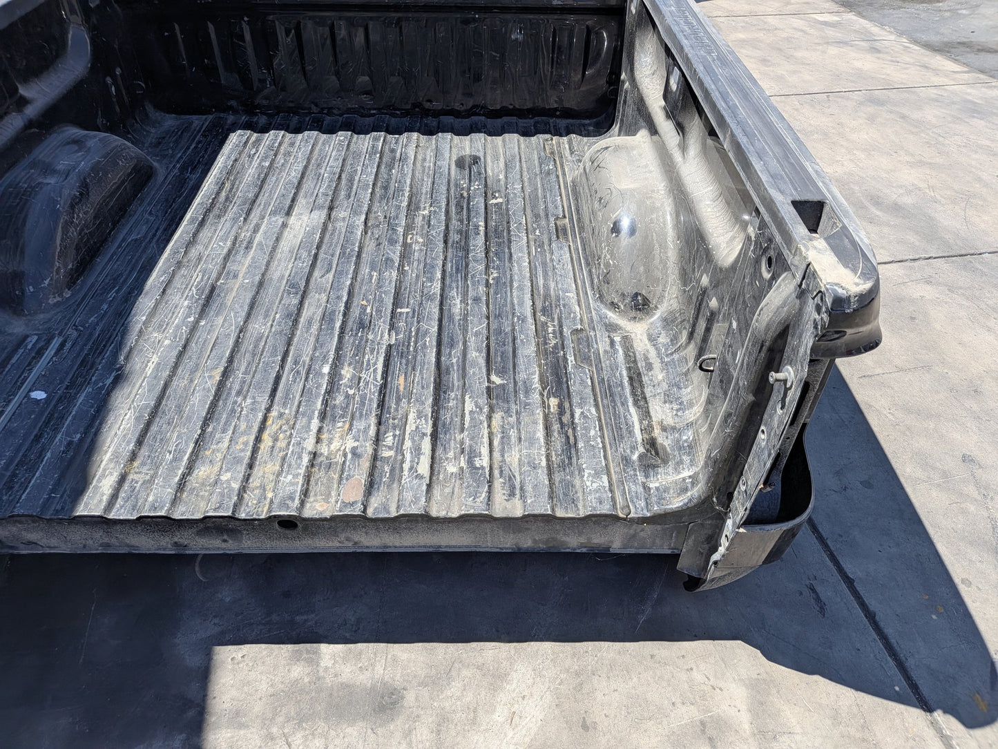 2014-2018 Chevrolet Silverado 1500 4WD 5.3L Crewcab Pickup Bed Box 84290081 OEM