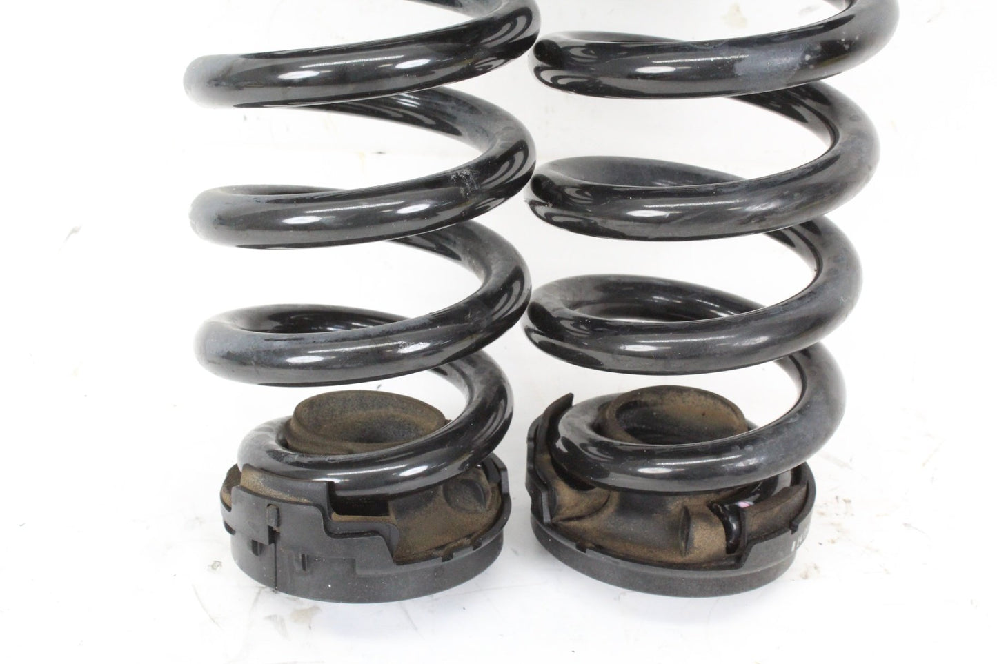 2015-2020 Mercedes-Benz C300 CDI C-Class W205 Sedan Rear Coil Spring 2053280337