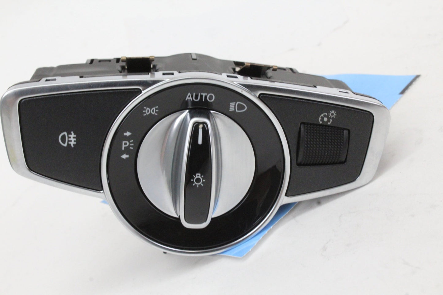 2015-2020 Mercedes-Benz C300 W205 Headlight Switch Control 2059056500 OEM