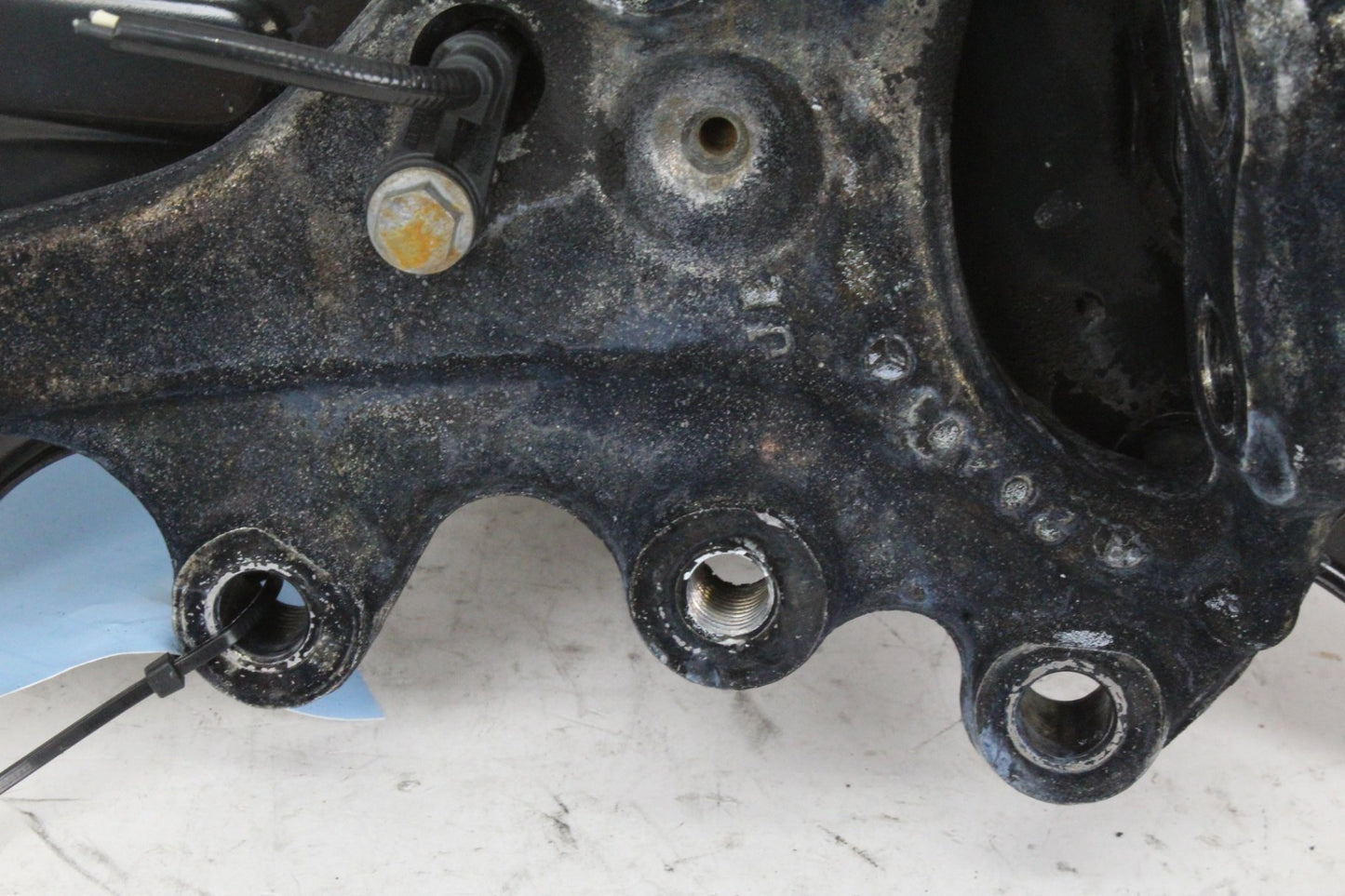 2008-2017 Mercedes W204 C300 RWD Front Left Side Spindle Knuckle Wheel Hub OEM