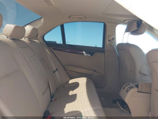 Parting Out- 2011 Mercedes-Benz C300 w204- 228