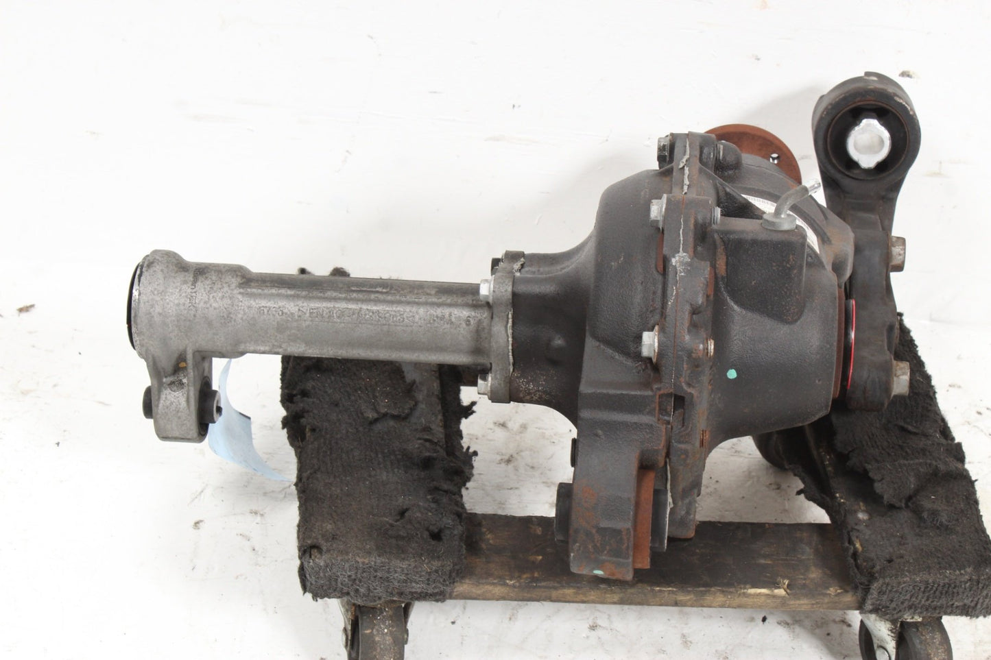 2010-2013 Land Rover LR4 Front Differential Axle Carrier 5H223017G OEM