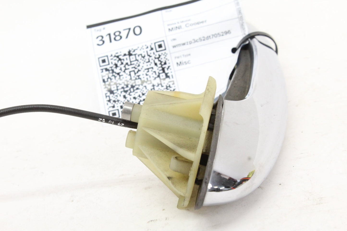 2007-2015 Mini Cooper R56 Front Right Exterior Door Handle 51210422084 OEM