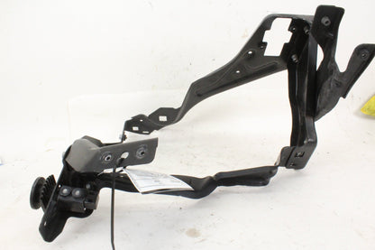 2008-2014 Mercedes-Benz C300 W204 Front Right Head Light Bracket 2046200291 OEM
