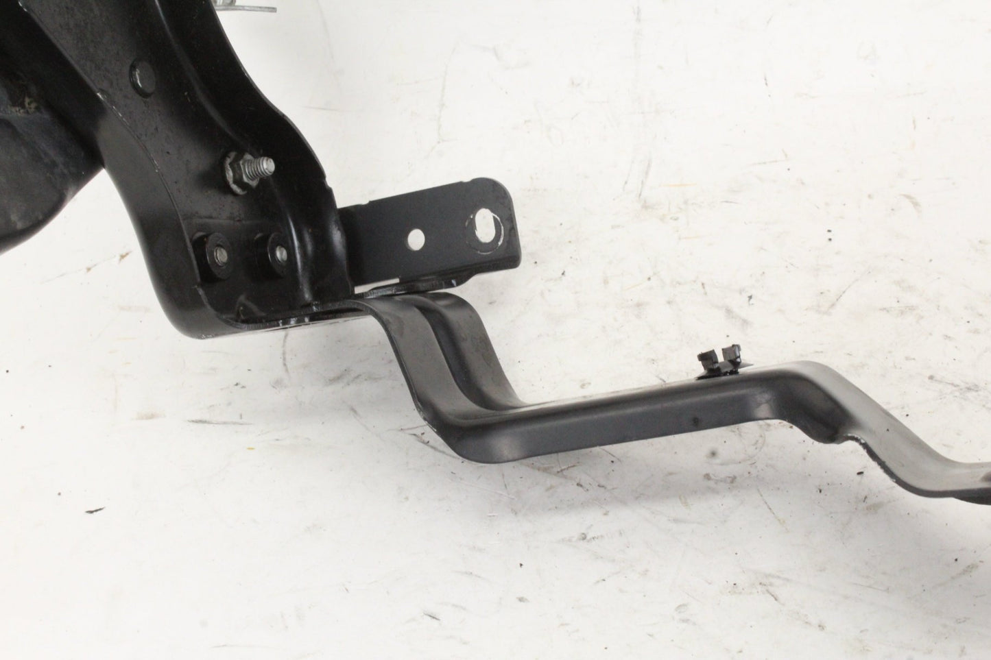 2008-2014 Mercedes-Benz C300 W204 Front Left Head Light Bracket 2046200191 OEM