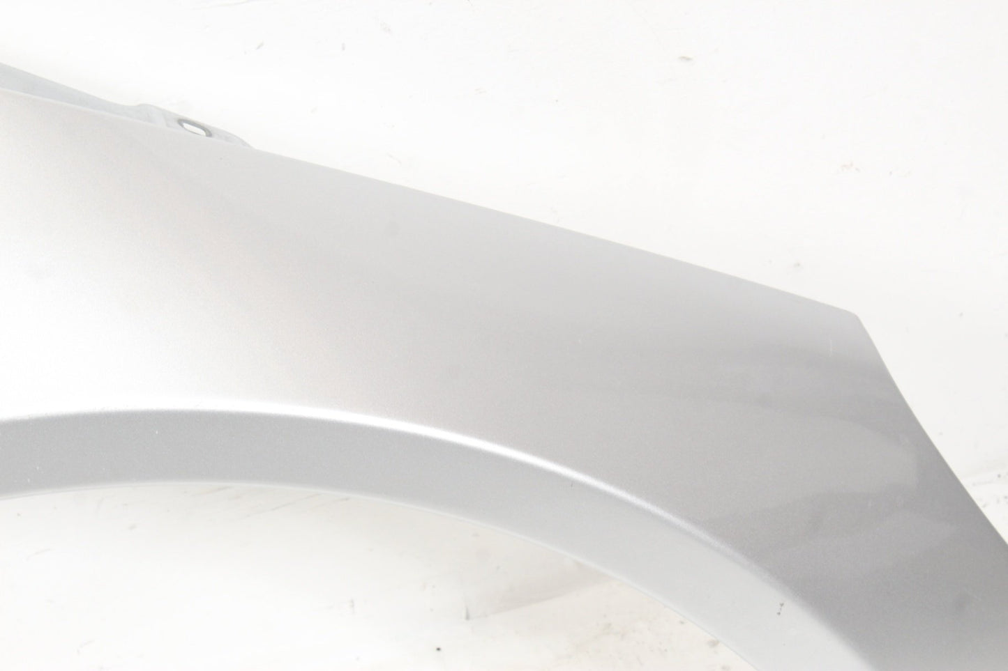 2006-2010 Mercedes W251 R350 4MATIC Front Right Passenger Side Fender Silver OEM