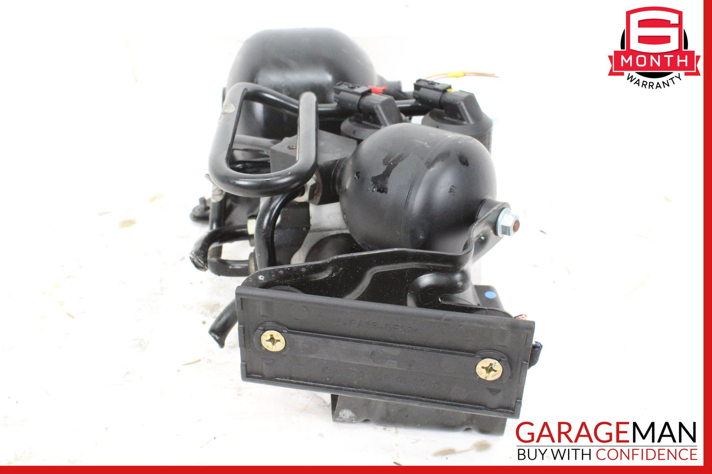 2000-2006 Mercedes-Benz SL500 R230 Rear ABC Hydraulic Suspension Valve Block