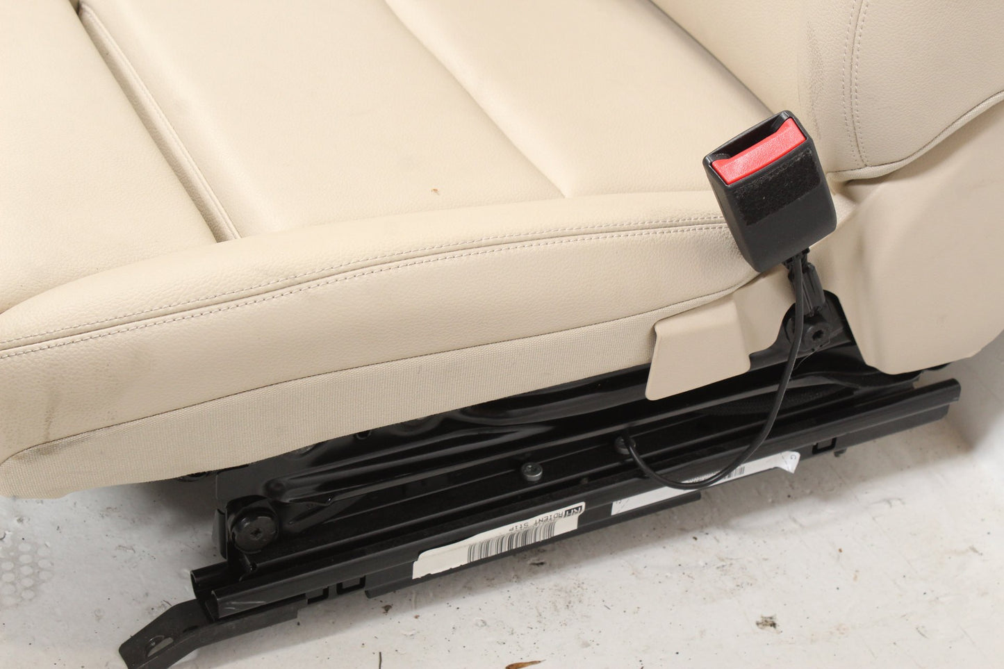 2014-2020 Mercedes-Benz GLA250 X156 Front Right Side Seat Assembly 2469105202