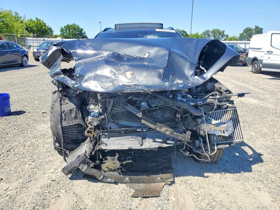 Parting Out- 2018 Porsche Macan 95B S- 149