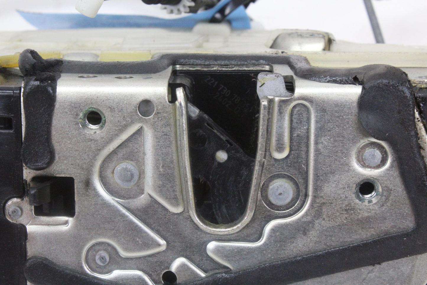 2007-2013 Mercedes-Benz S550 W221 Sedan Right Rear Door Lock Actuator 2217307835
