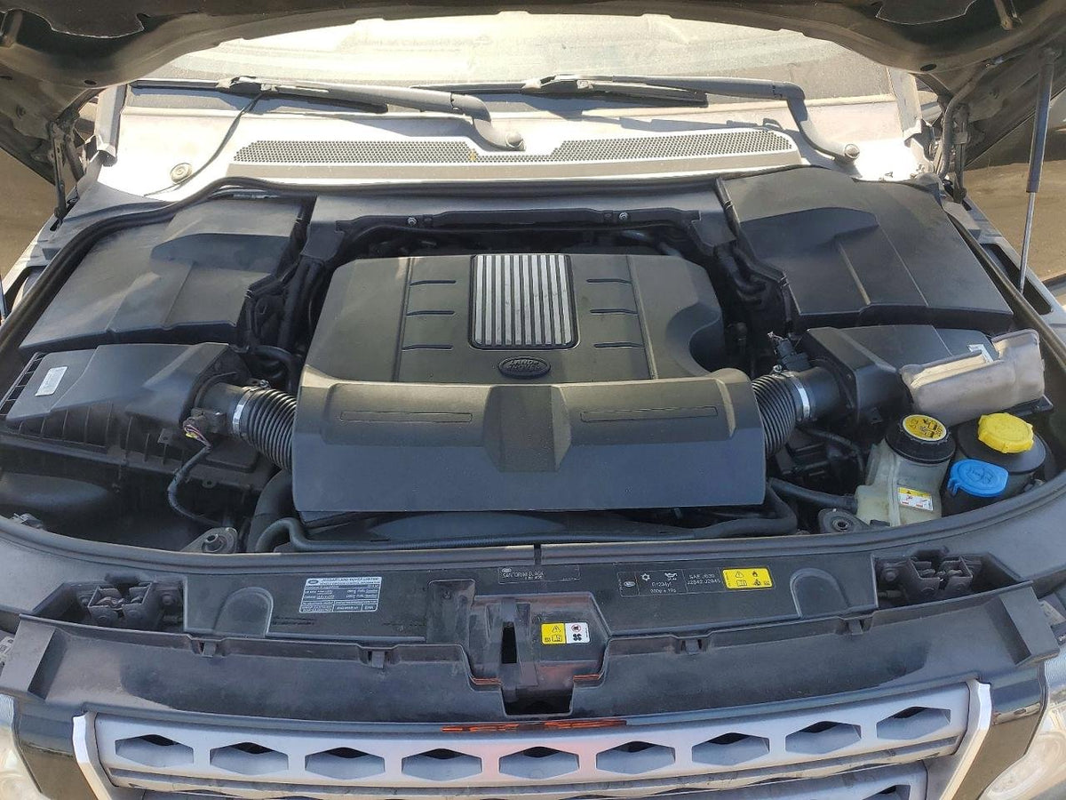 Parting Out- 2014 Land Rover LR4 L319 HSE- 217