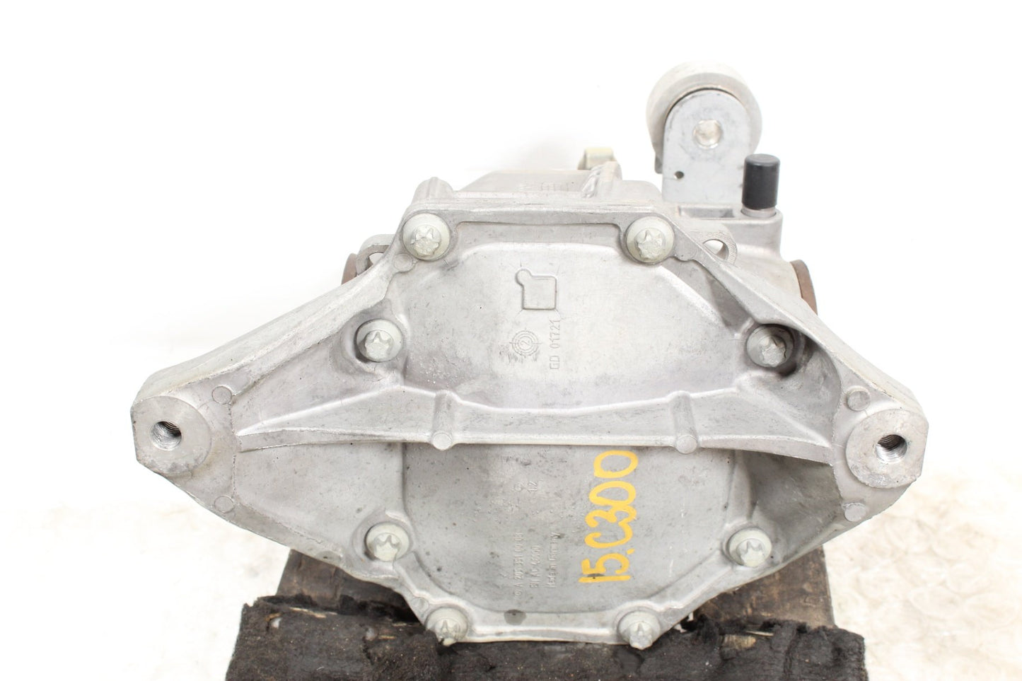 2015-2016 Mercedes-Benz C300 W205 Rear Differential Carrier 2053505100