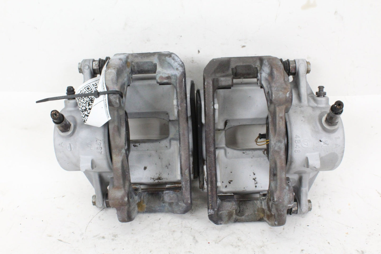 2008-2015 Mercedes-Benz C300 W204 Front Brake Calipers Left and Right Set OEM