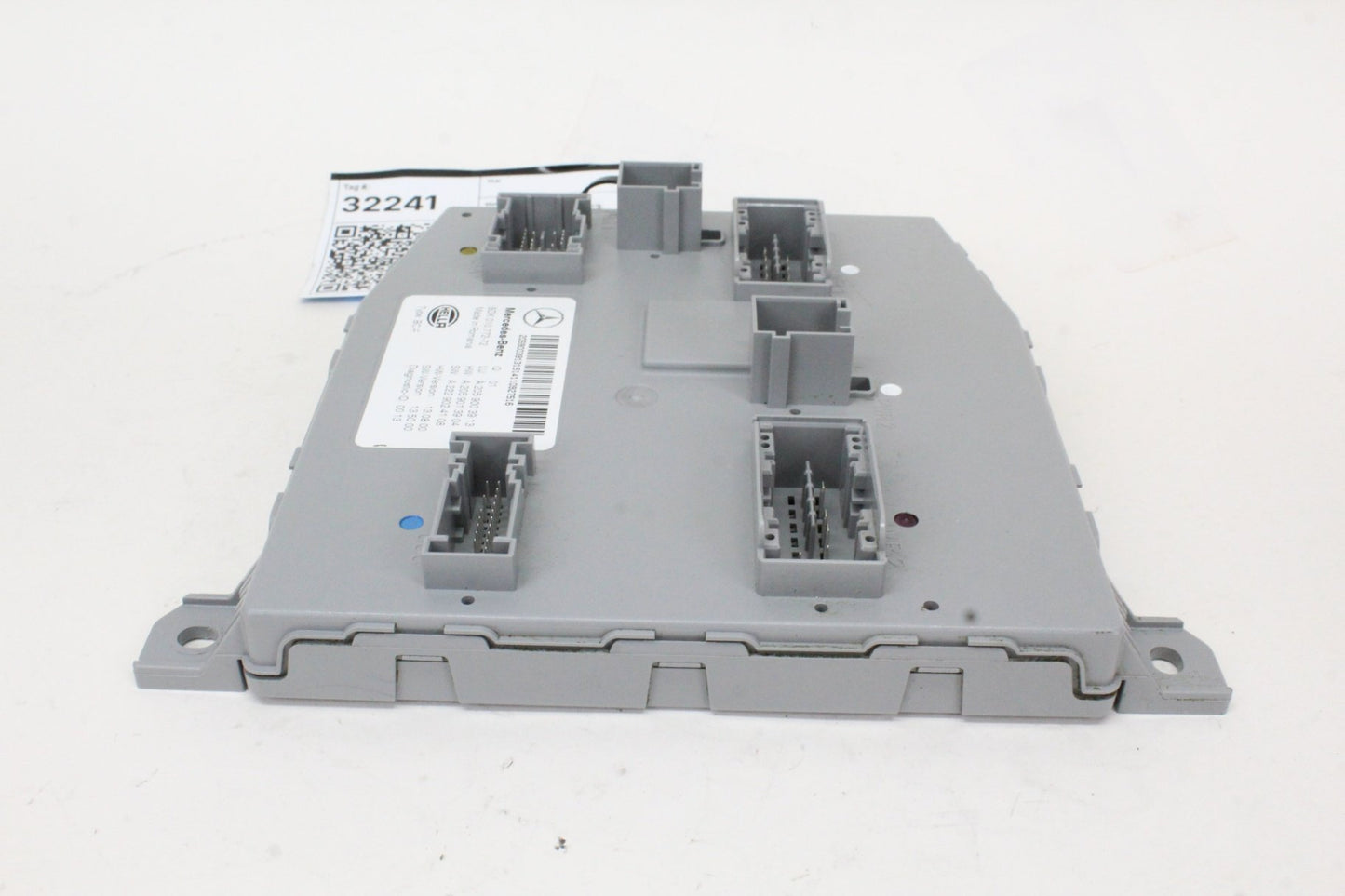 2015-2020 Mercedes-Benz C300 W205 SAM Signal Lamp Control Module 2059003913