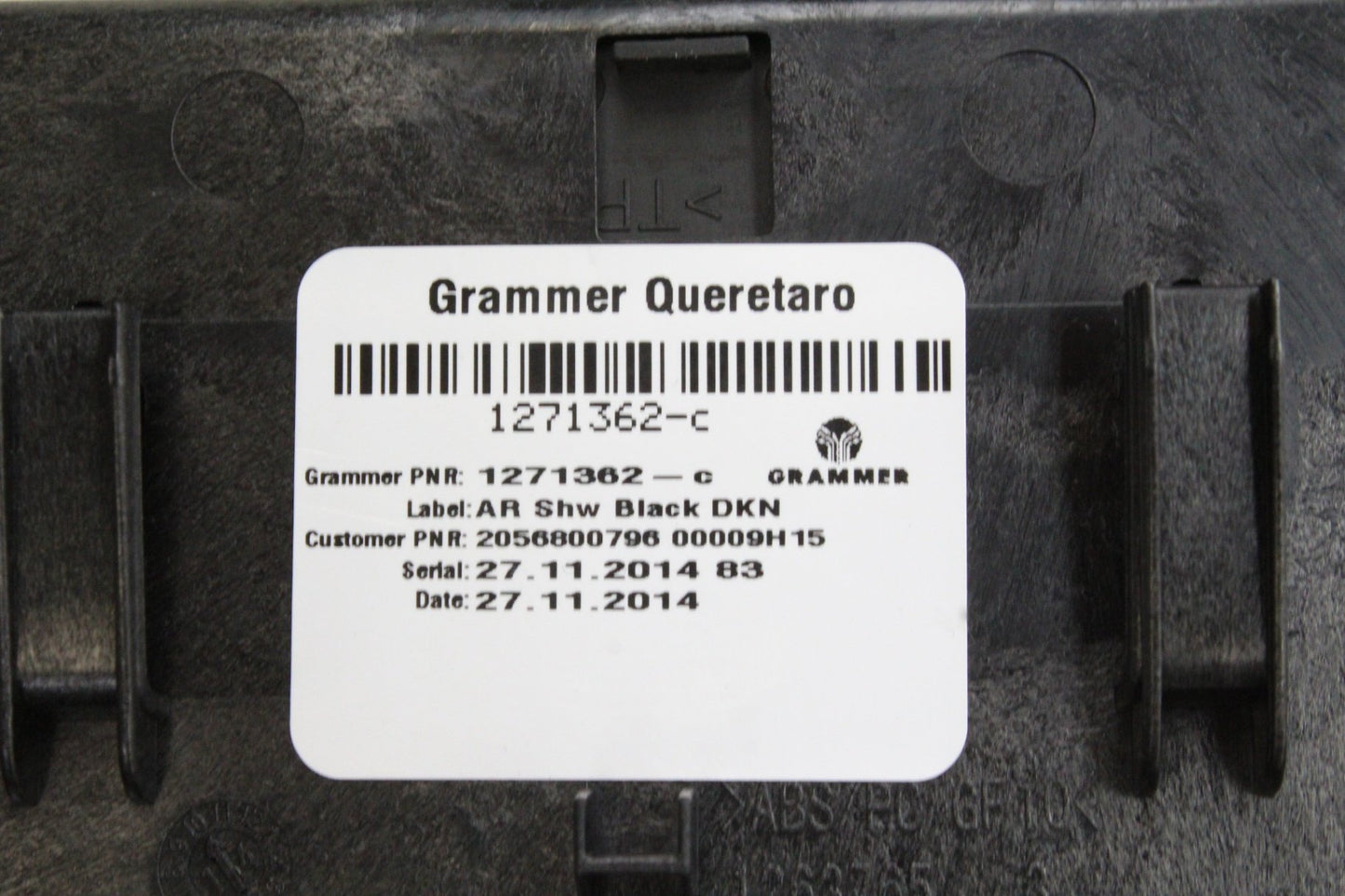 2015-2020 Mercedes-Benz C300 W205 Front Center Console Arm Rest Armrest OEM