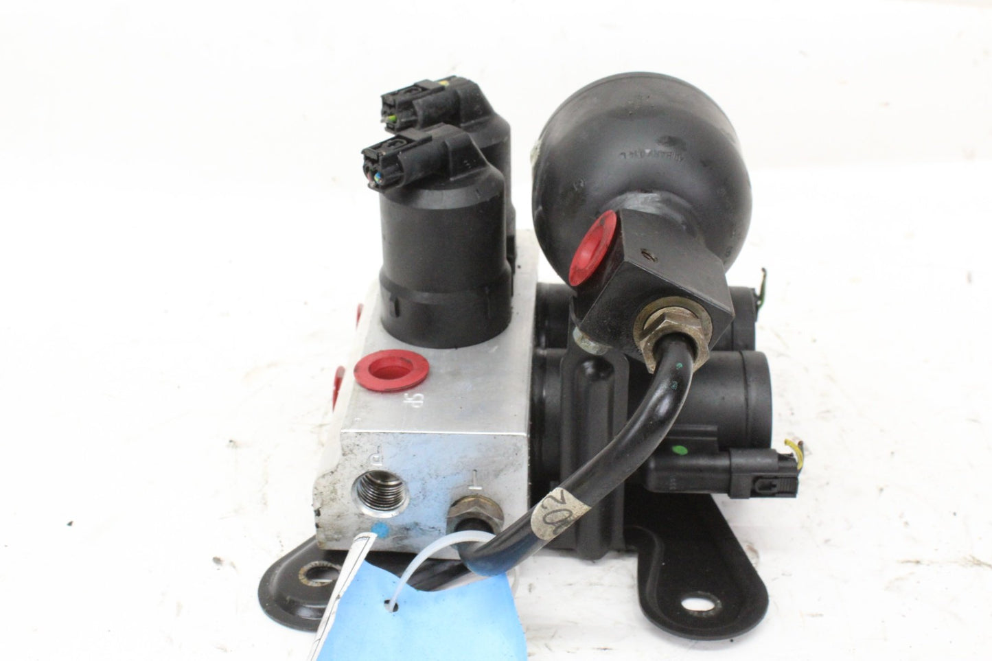 03-06 Mercedes S55 AMG W220 Front Hydraulic Suspension Valve Block 2203200358
