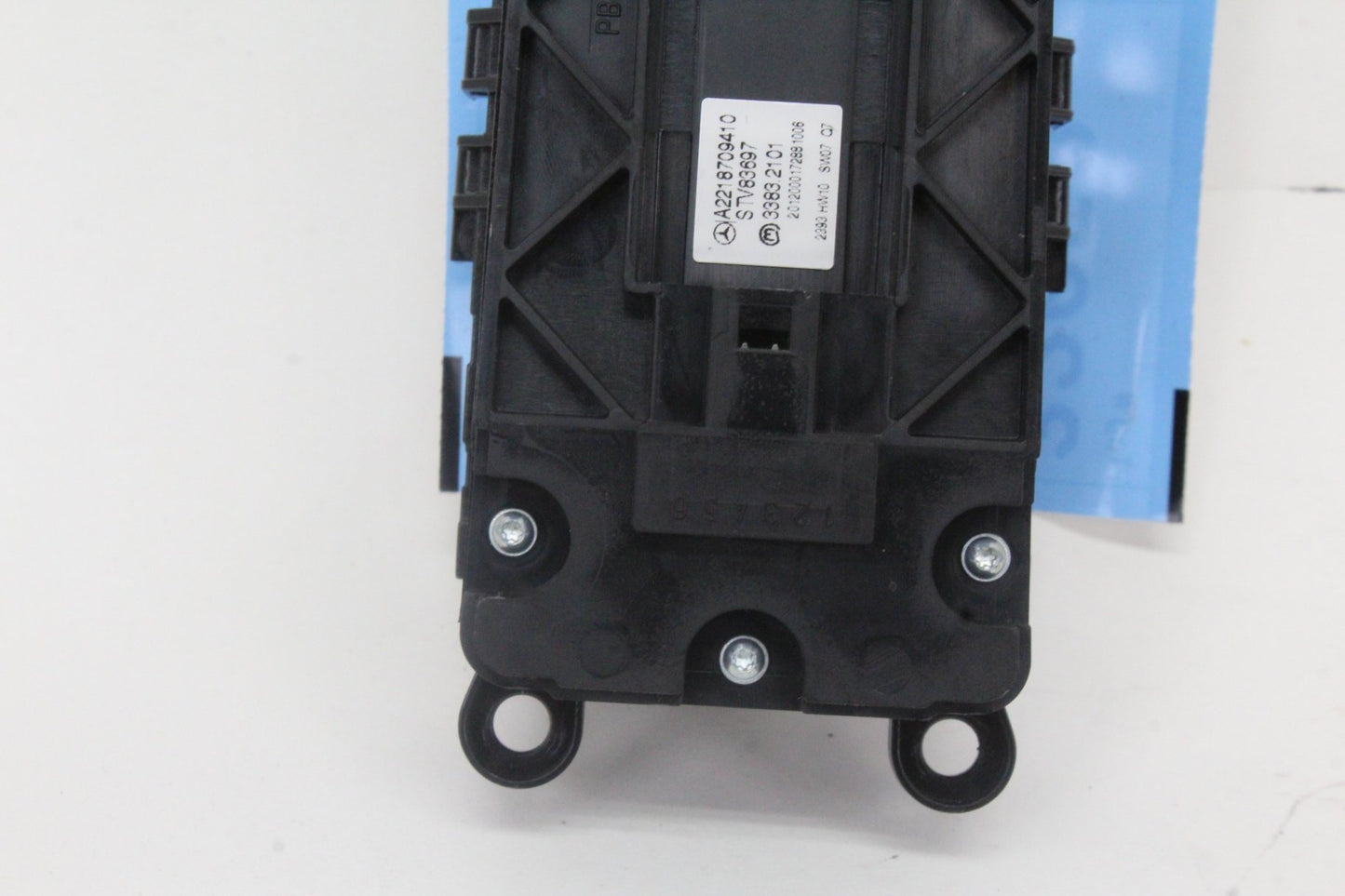 2010-2013 Mercedes-Benz S550 W221 Rear Left/Right Window Control Switch 22187094