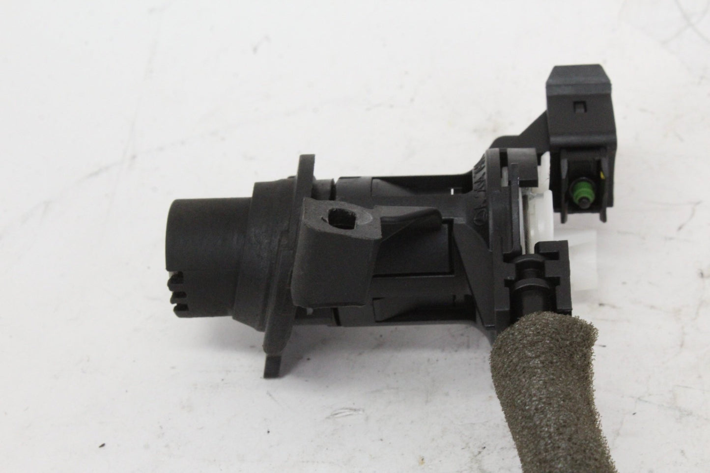 2008-2017 Mercedes-Benz C250 W204 Trunk Lid Latch Lock Actuator 2047500185