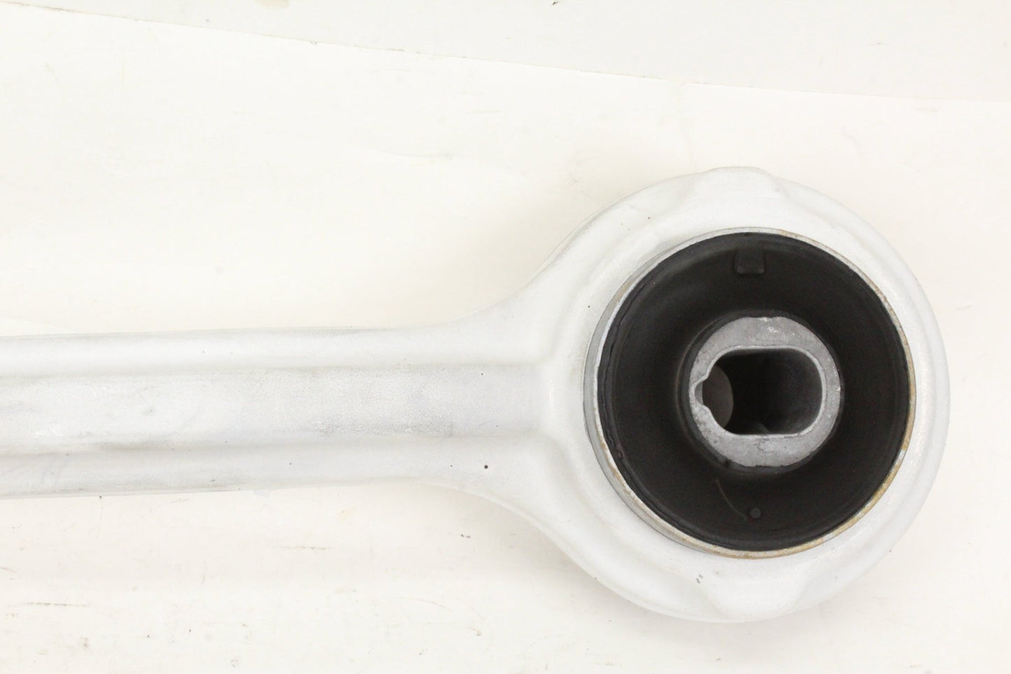 2001-2017 Mercedes W204 C300 Front Right Side Upper Control Arm 2043304411 OEM