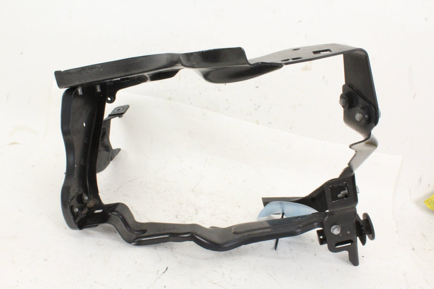2008-2014 Mercedes-Benz C300 W204 Front Right Head Light Bracket 2046200291 OEM