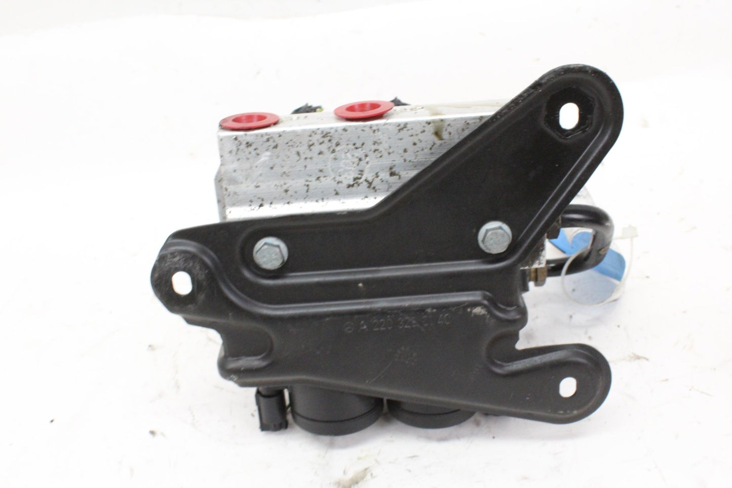 03-06 Mercedes S55 AMG W220 Front Hydraulic Suspension Valve Block 2203200358