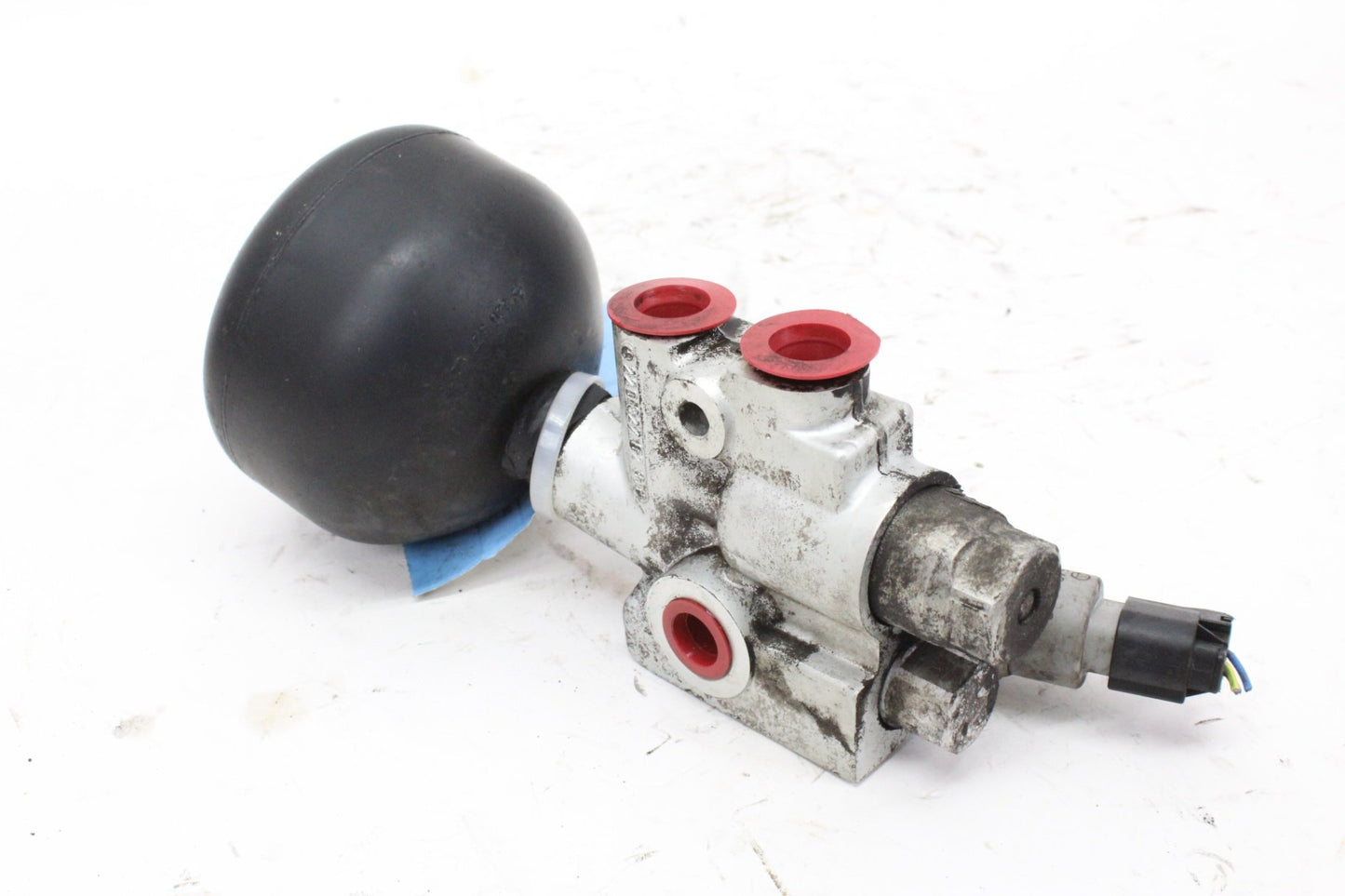 2000-2008 Mercedes W220 S55 AMG Pressure Relief Valve ABC Hydraulic Suspension