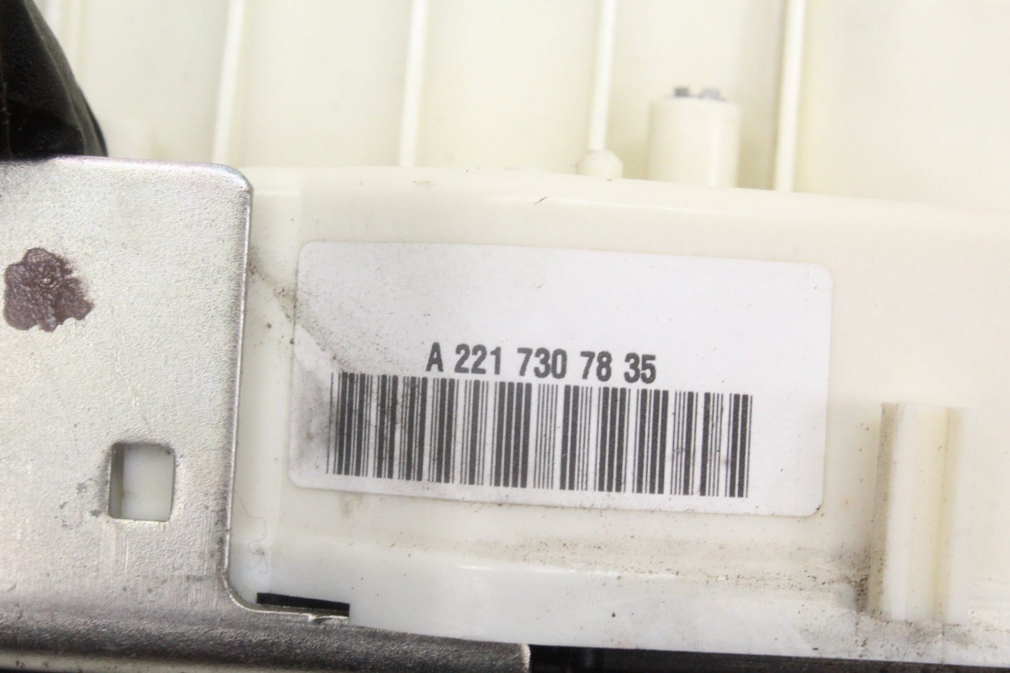 2007-2013 Mercedes-Benz S550 W221 Sedan Right Rear Door Lock Actuator 2217307835