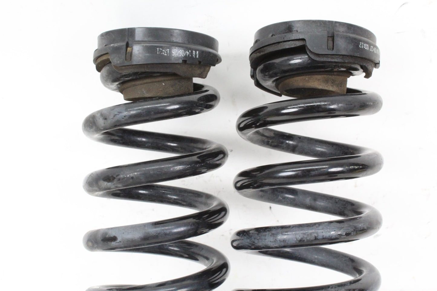 2015-2020 Mercedes-Benz C300 CDI C-Class W205 Sedan Rear Coil Spring 2053280337