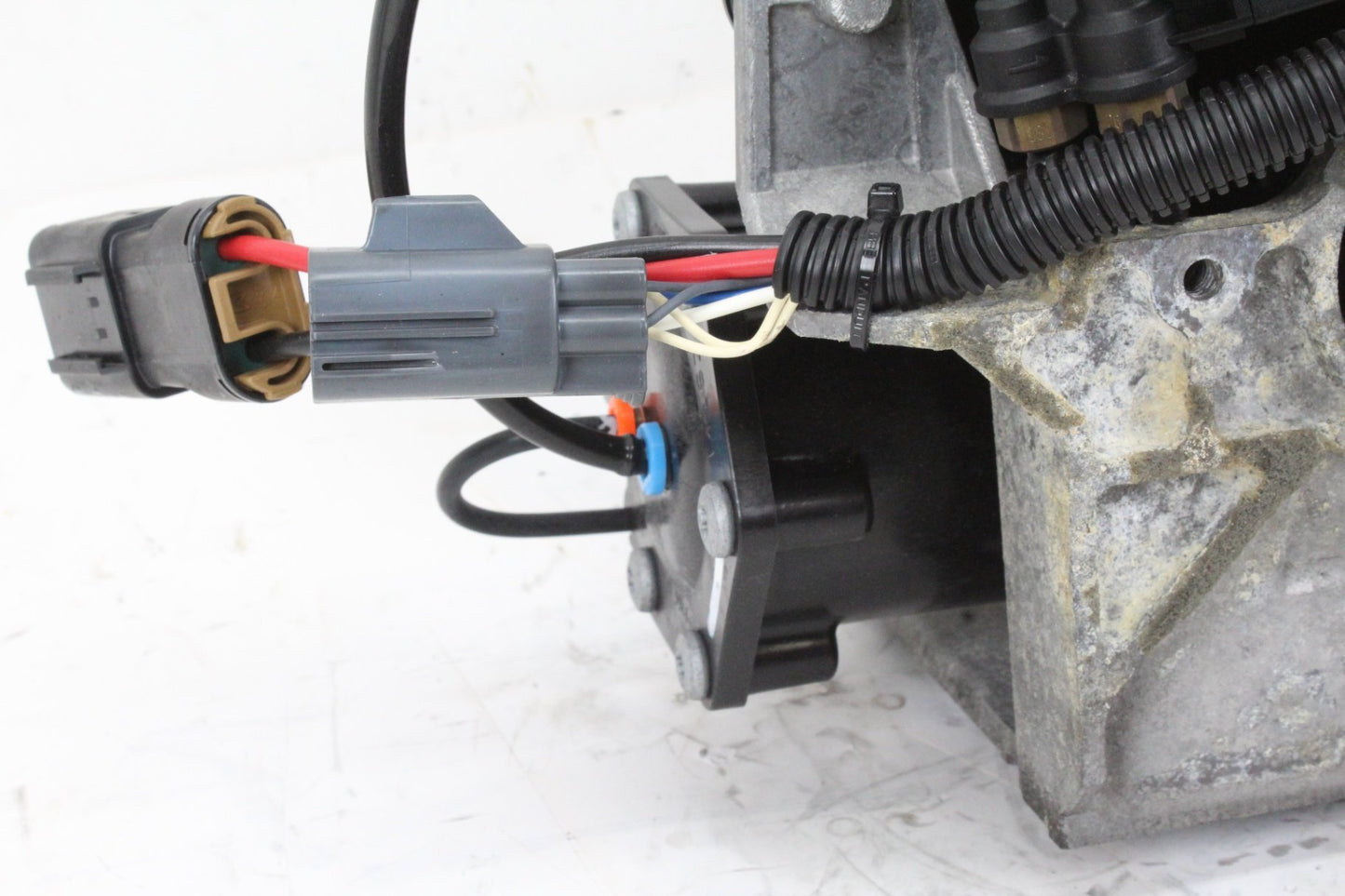 2011-2012 Land Rover LR4 Suspension Air Ride Leveling Pump BH3219G525DB OEM