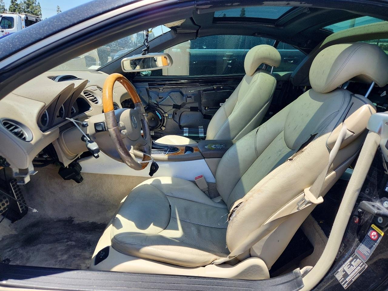 Parting Out- 2005 Mercedes-Benz SL500 R230- 143